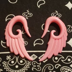 Pink Angel Wing 00 Gauge Hangers